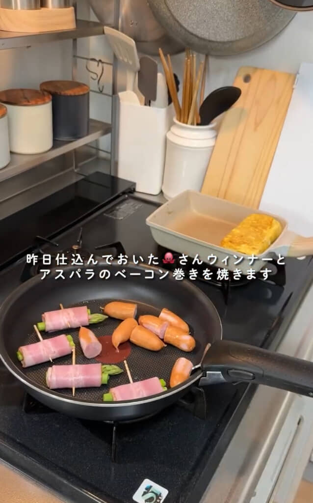 下準備していたおかずを焼きます