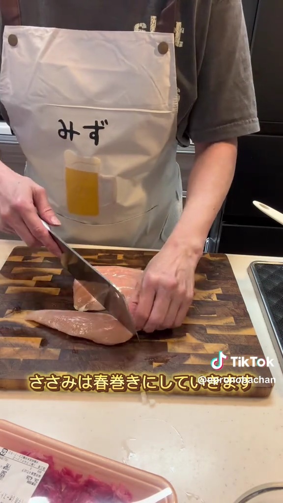 ささみはチェダーチーズと春巻きにします