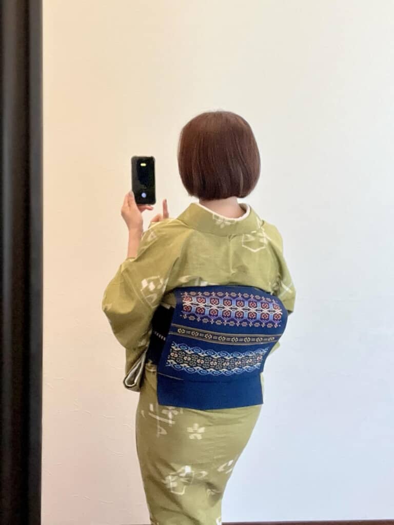 うしろから見た花織も美しい