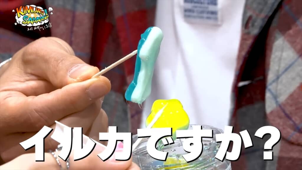 SNSで流行したお菓子を食べる木村拓哉