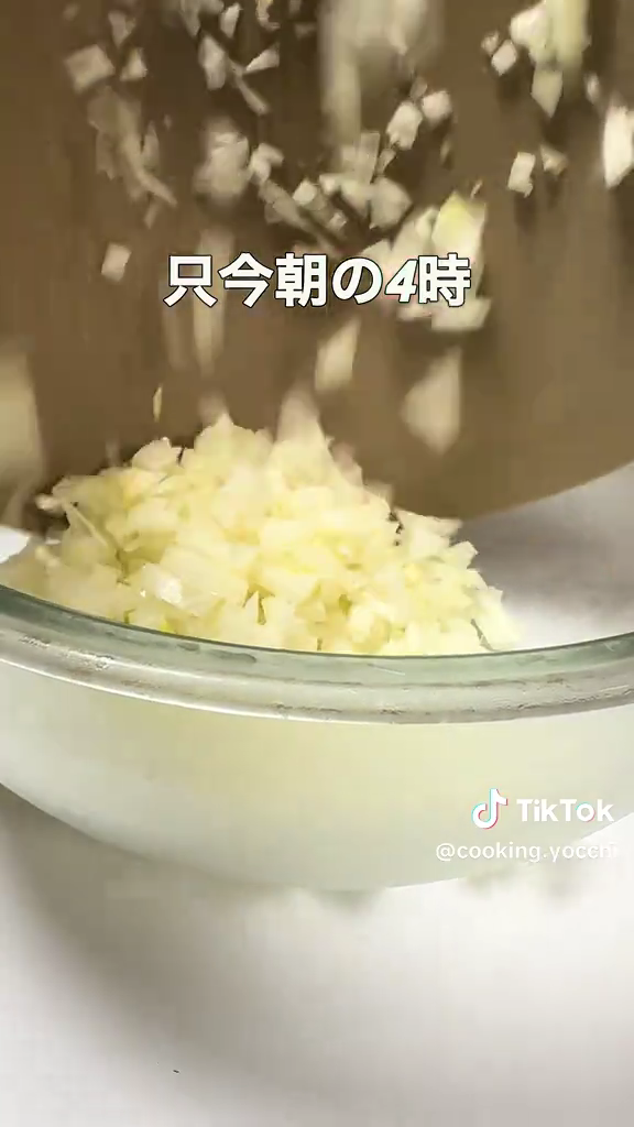 朝の4時に弁当作り