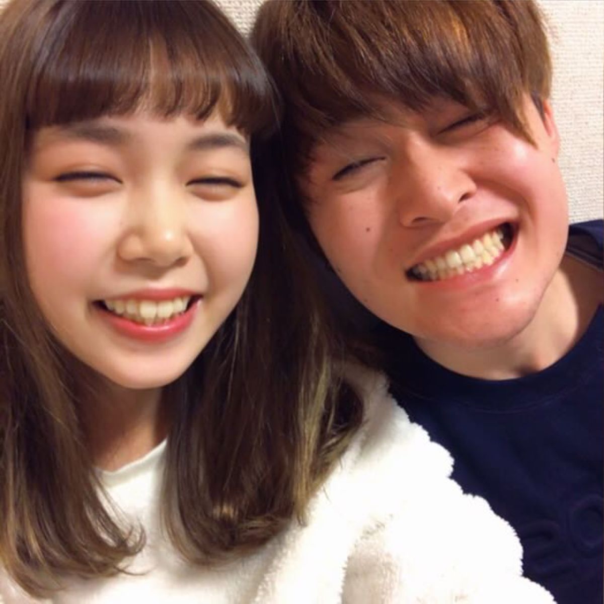 18歳と17歳で付き合い始めたカップル→10年後…… 現在の姿に「圧倒的すぎて敵いません」「羨ましいなぁ」 | ライフスタイル ねとらぼ