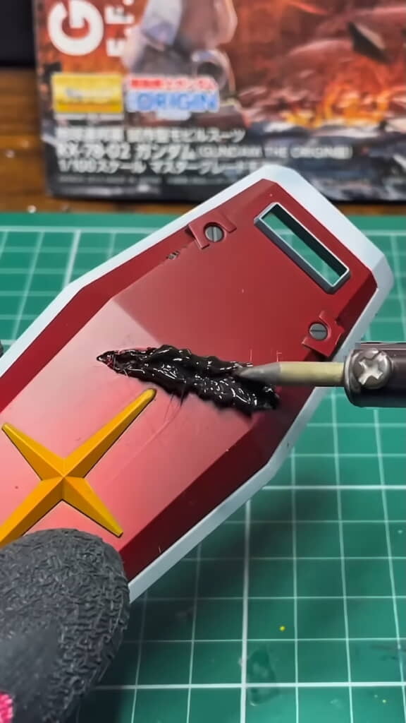 はんだごてでヒートホークの傷を作る