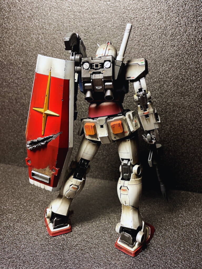シールドを強調した後ろ姿もカッコいい!