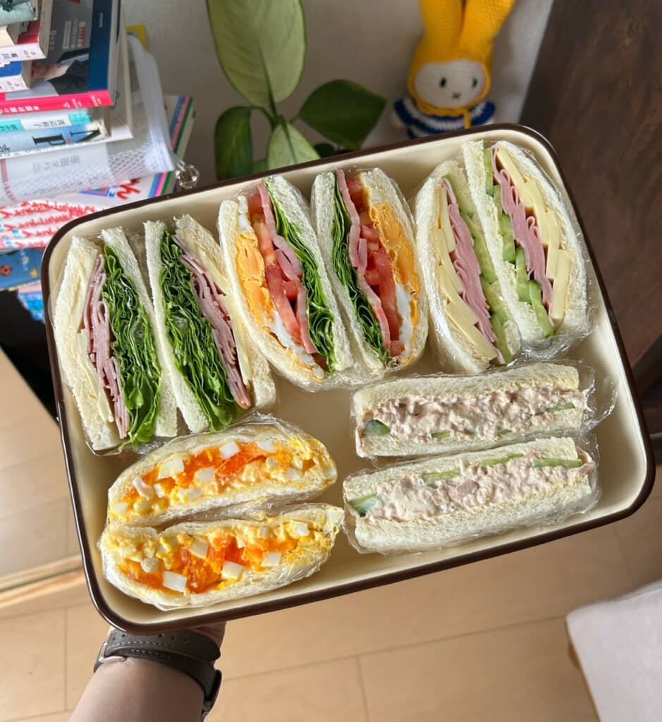 5種類のサンドイッチを作りました。どれもおいしそう。