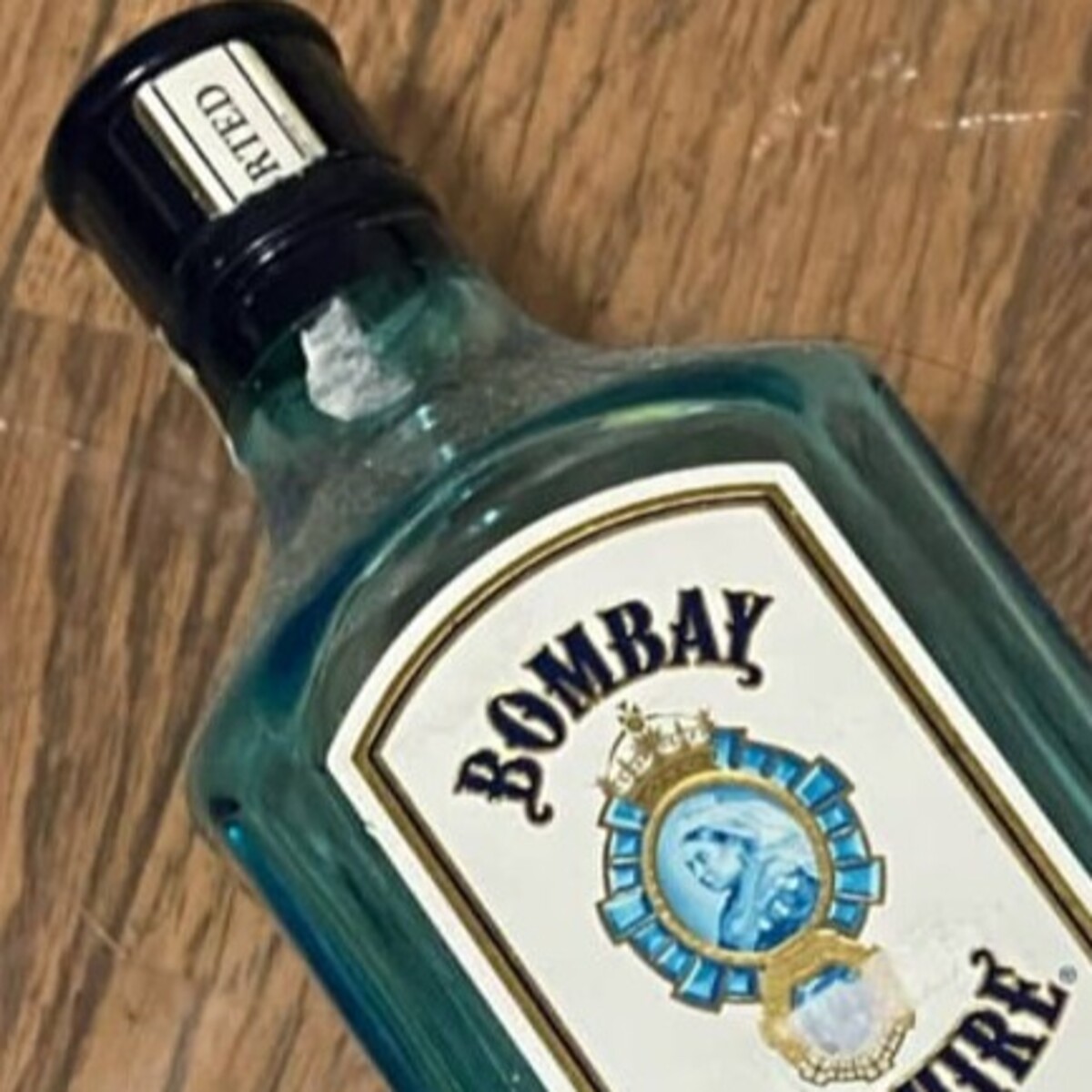 捨てる予定だったお酒の空き瓶→割って、磨いて、加工すると……　生まれ変わった姿に「宝石よりも価値がある」「神業ですね」（1/2） | ねとらぼ