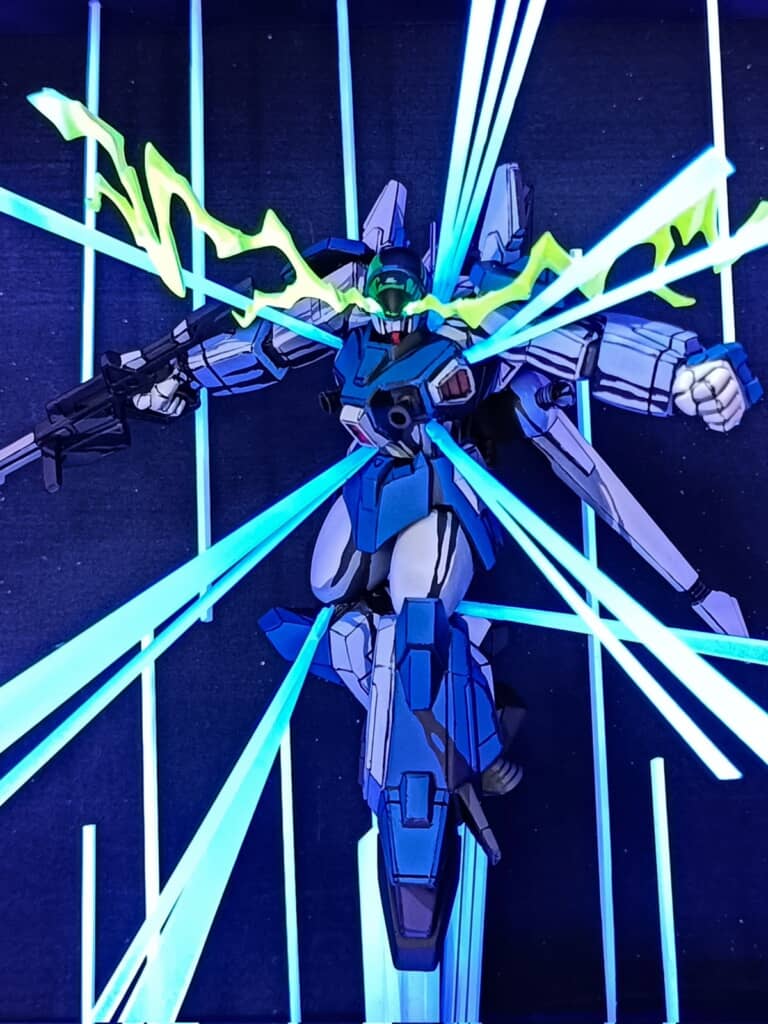 アニメ風の塗装を施したニューレイズナーのプラモデル