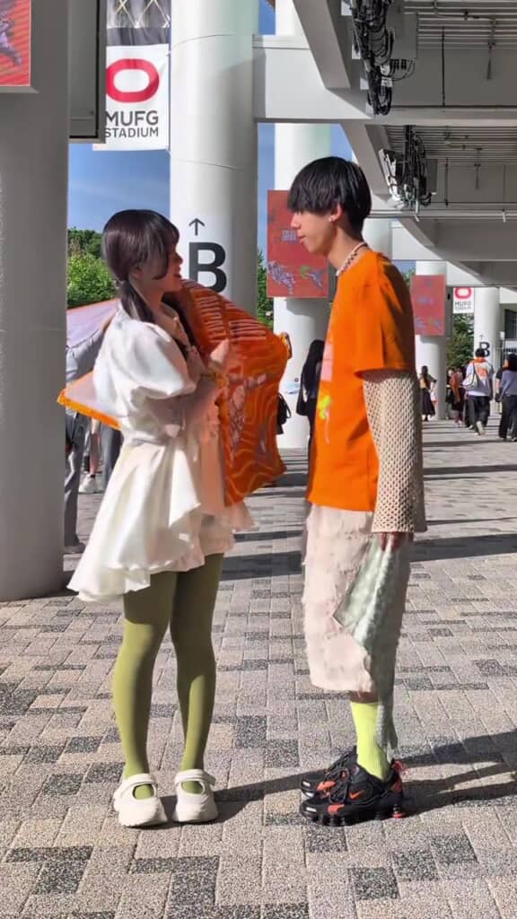 向かい合うふたり