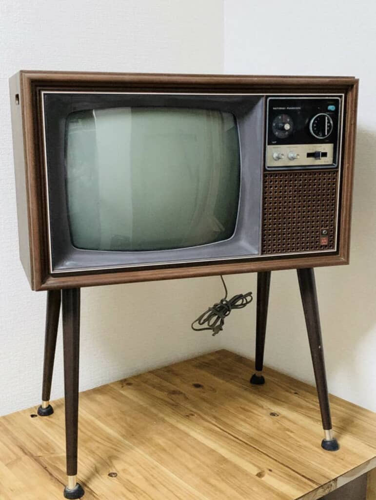 レトロなテレビをリメイク