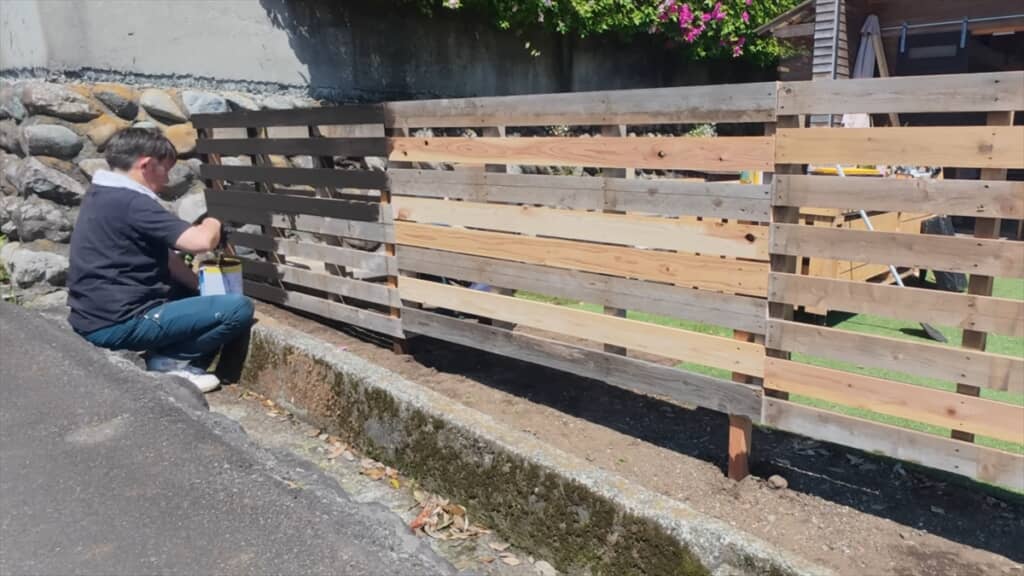 3時間で庭用のフェンスを作るDIY