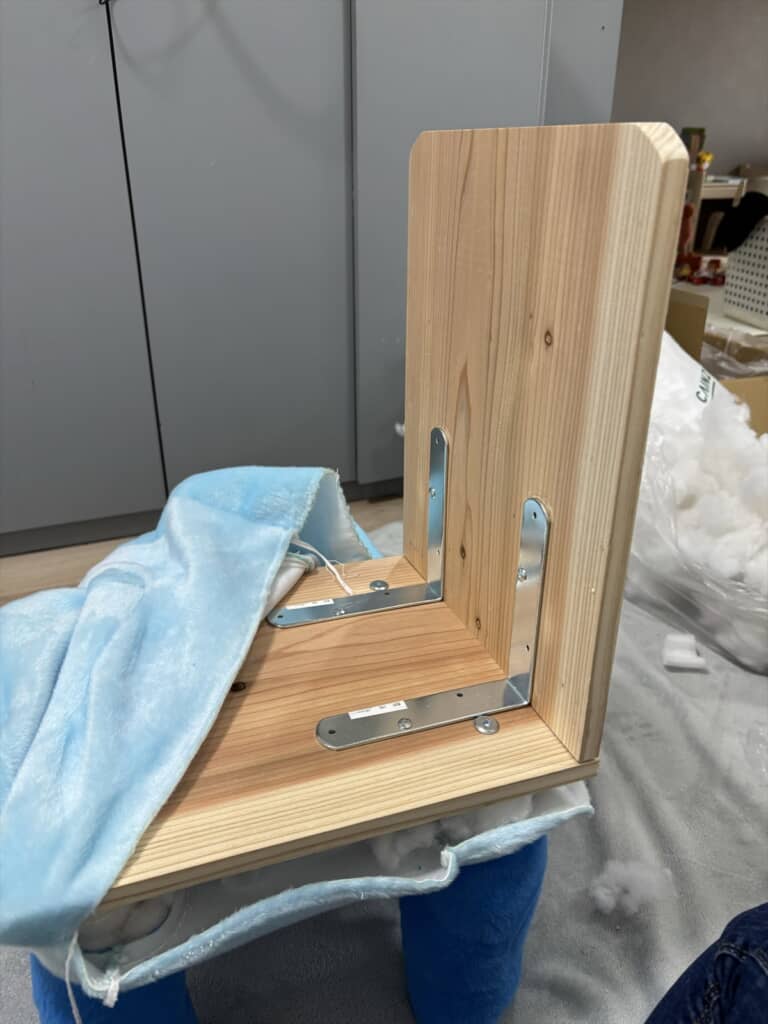 コストコのコッシーのぬいぐるみを実際に座れるようにするDIY