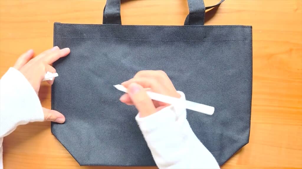 100円ショップのバッグを刺しゅうでかわいくアレンジ