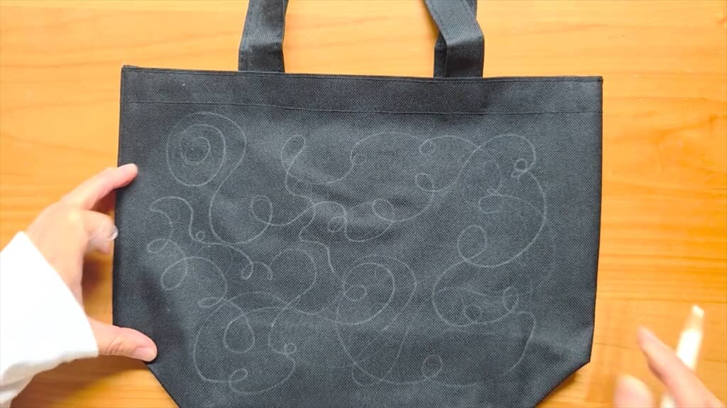 100円ショップのバッグを刺しゅうでかわいくアレンジ