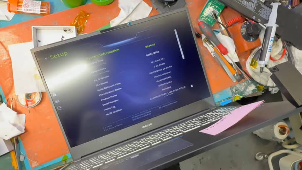 修理の結果、電源が入るようになったノートPC