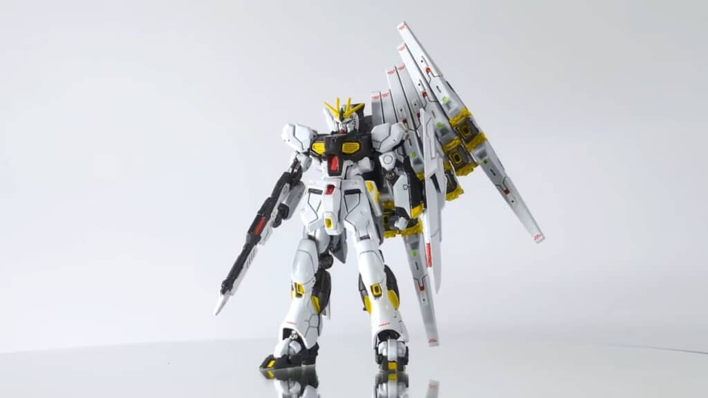 全塗装したガンダムアーティファクト版νガンダム