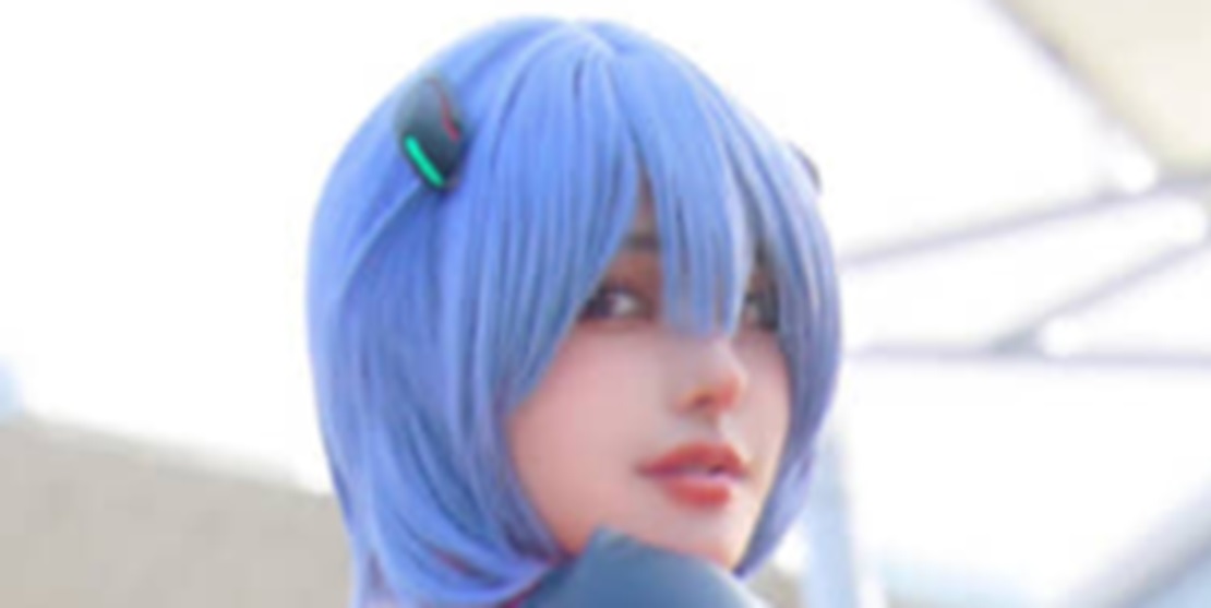 コミケで披露した綾波レイのコスプレ姿が再燃→“黒いプラグスーツ姿”に「全身の質感が……」「ラインが本当にキレイ」（1/2） | コスプレ ねとらぼ