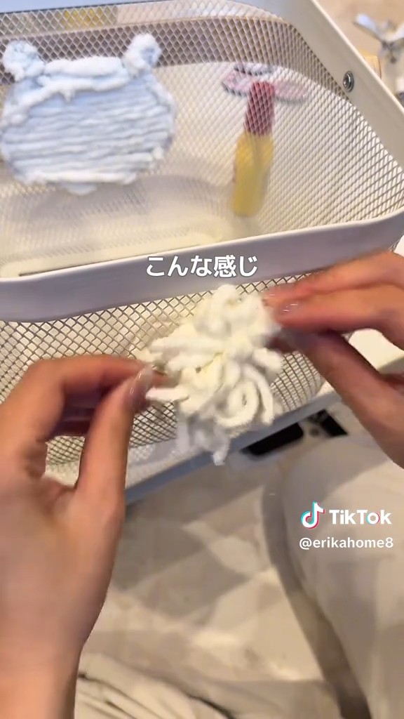 顔の反対側にしっぽを付ける