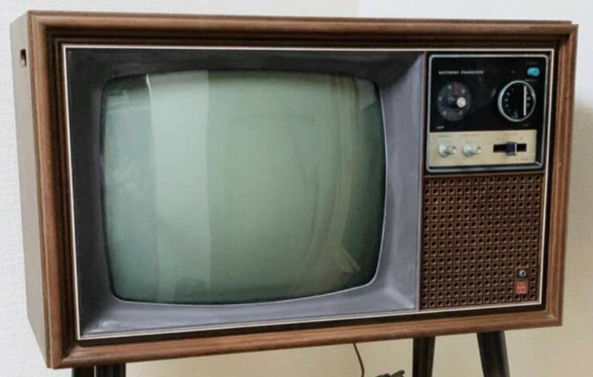 ヤフオクで買ったレトロなテレビ→リメイクしたら…… 完成品と“まさかの