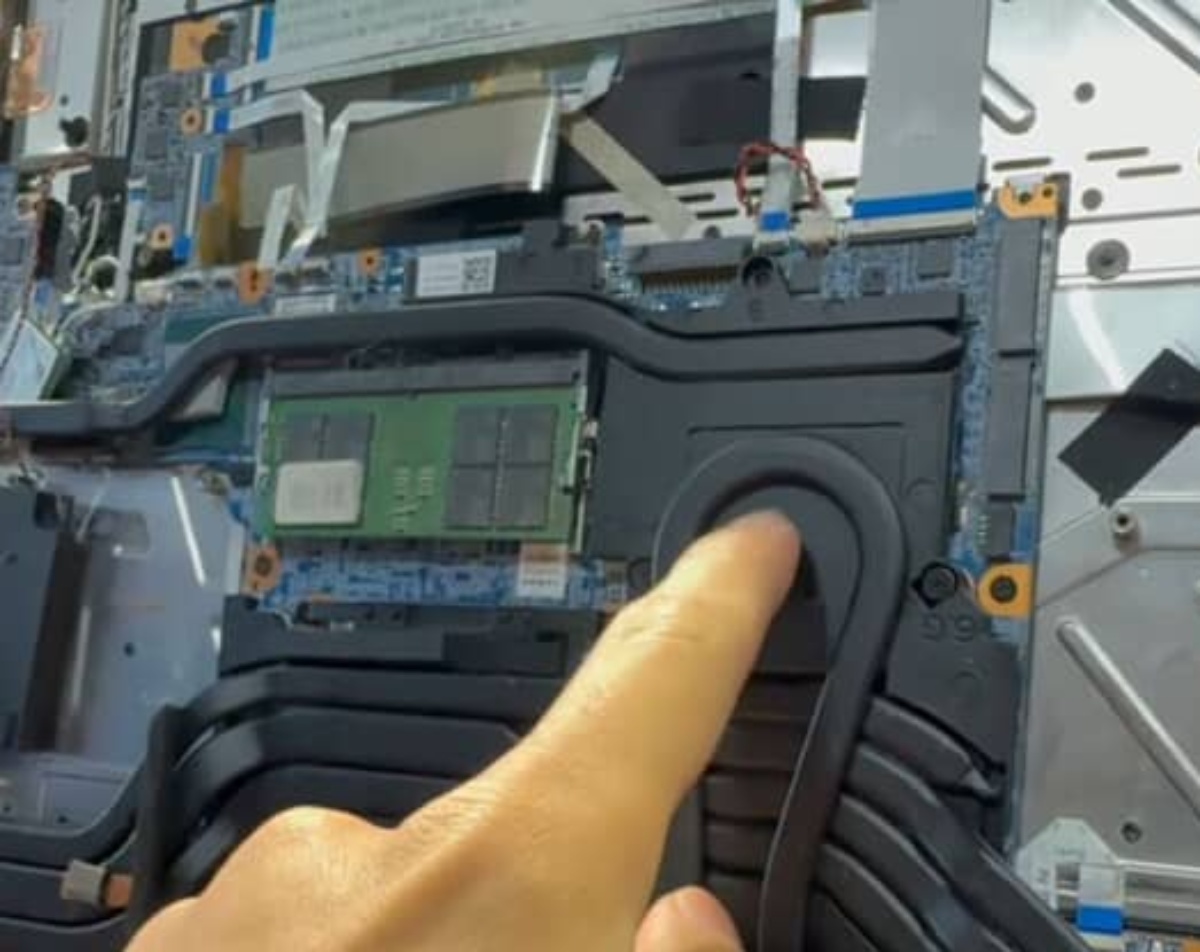 40万円以上するPCが故障→諦めきれずに修理してみると……　驚き結果に「すげぇ技術力だわ」「まさしく職人技です」（1/3） | ライフスタイル ねとらぼ