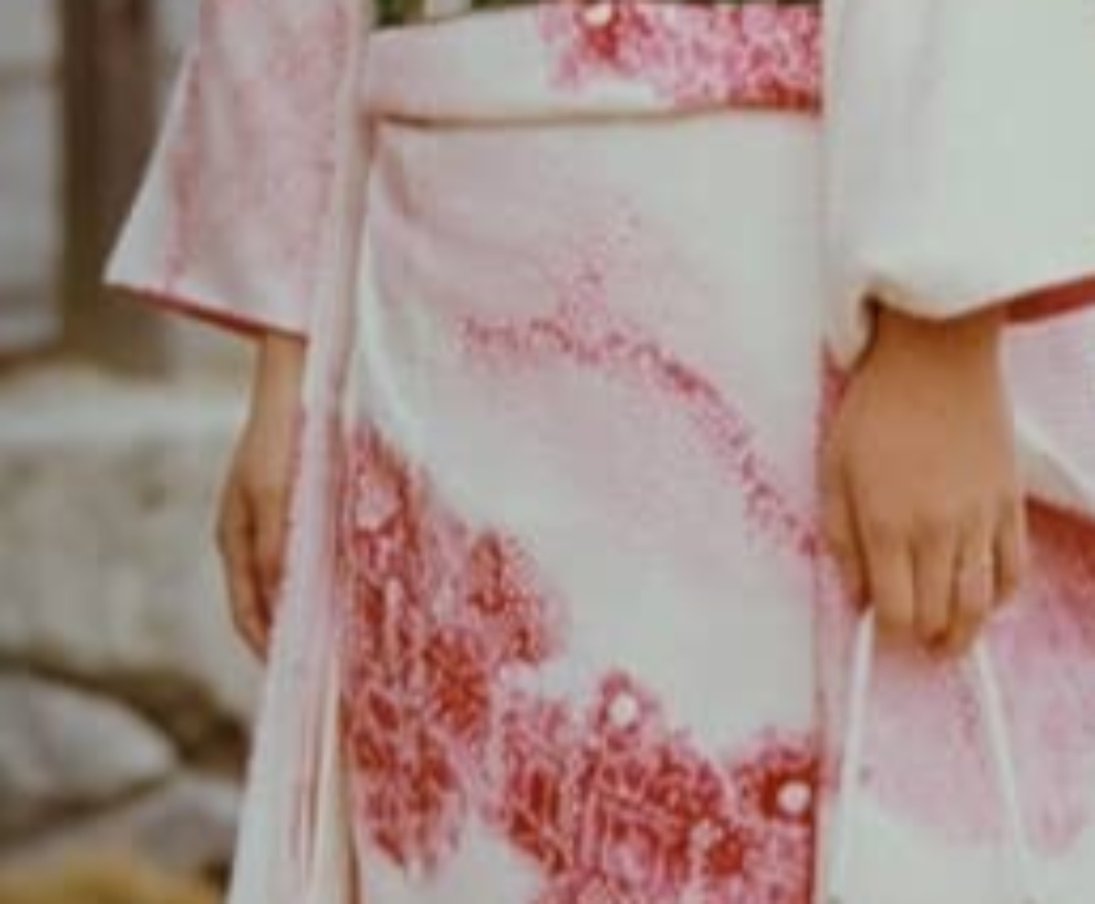 かつて母が着た振袖→50年後、妻が着てみると……「これができるから着物はすごい」　圧巻の姿に「素晴らしい逸品」「眼福でした」（1/3） | ライフスタイル ねとらぼ