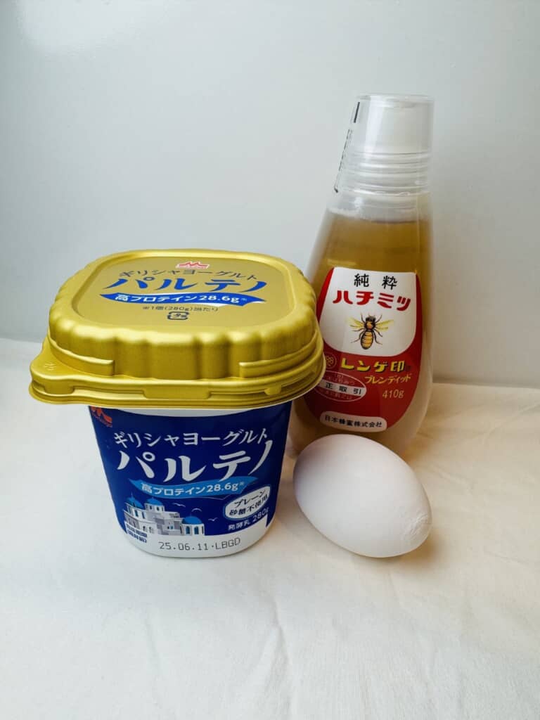 ギリシャヨーグルトとはちみつと卵