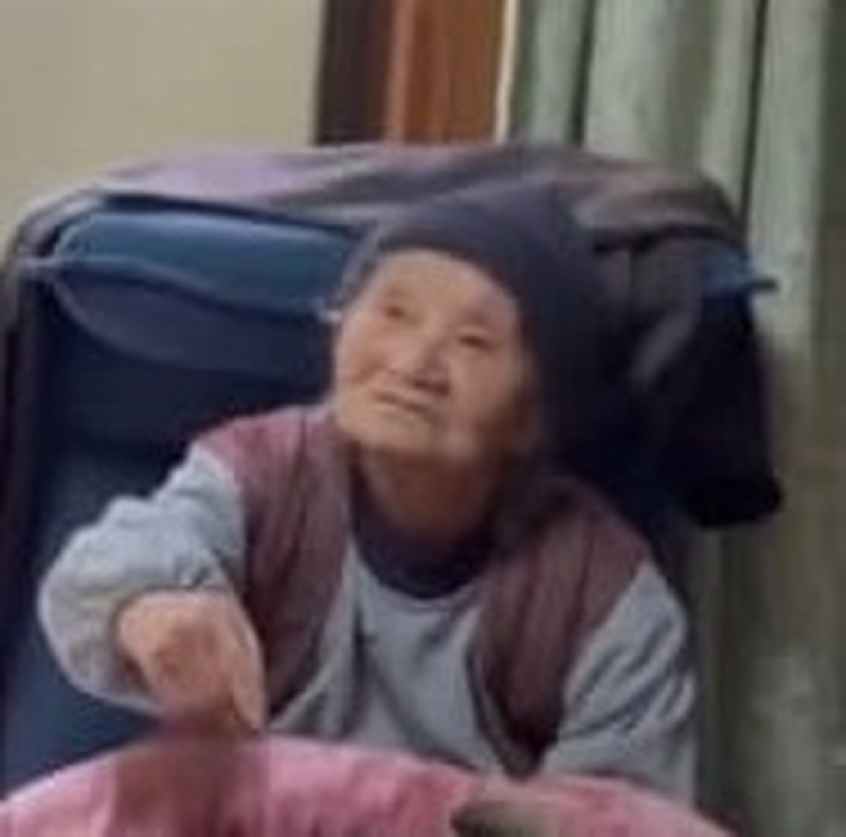 100歳のおばあちゃんを“ターボババア”にしてみた→お腹が痛い姿が13万再生「あかんwww」「コラ！何やらせてるの！w」（1/3） | ライフスタイル ねとらぼ