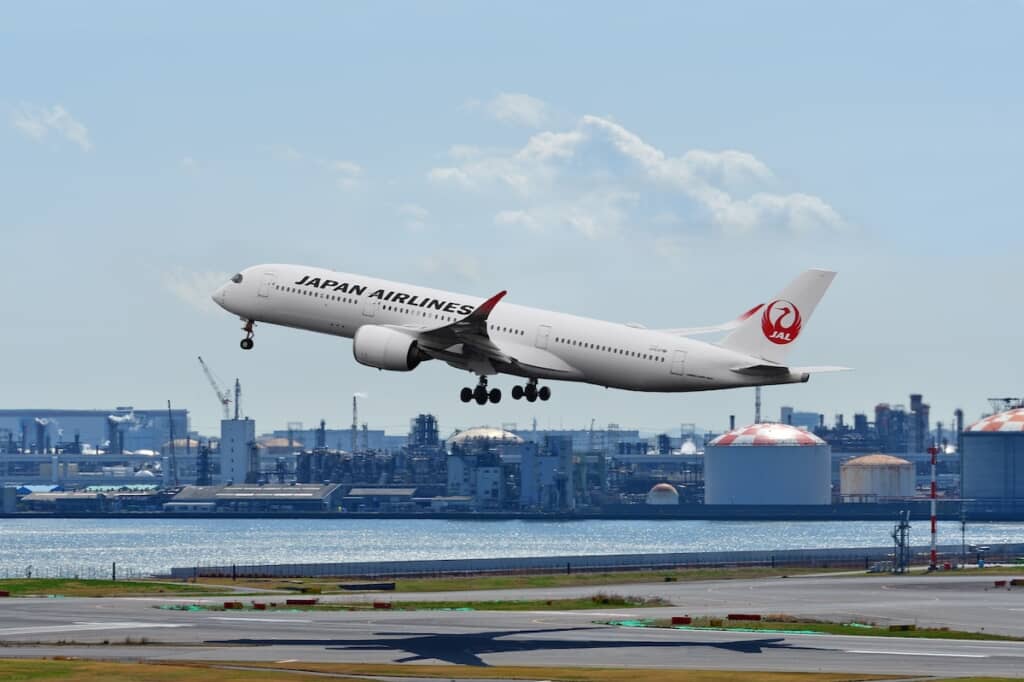 JALの飛行機(出典:PIXTA)