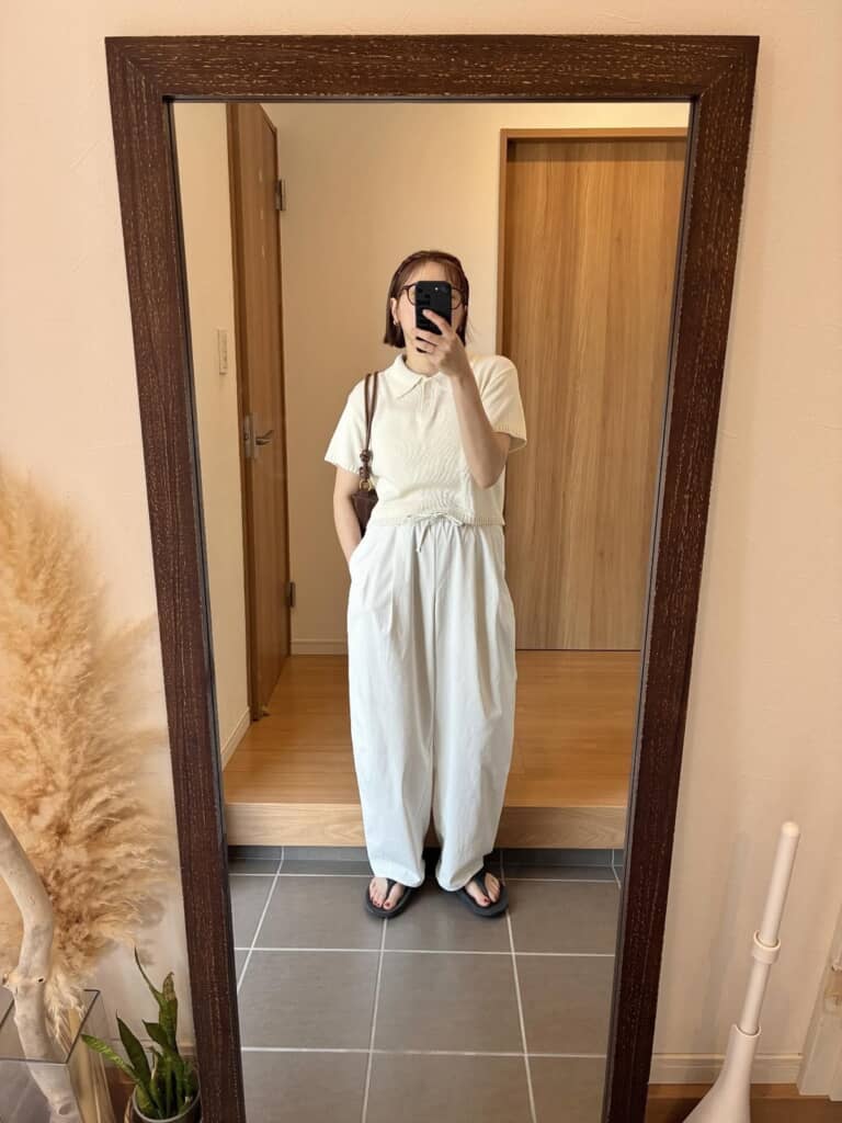 ワントーンコーデでオシャレに