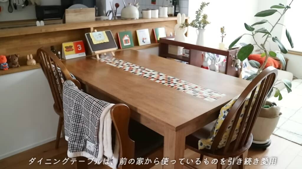 天板にタイルが施されたテーブルがお気に入り