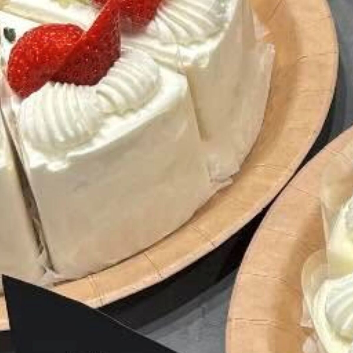 2児ママ「お家でケーキバイキングしたい!」→テーブルに並んでいたのは…… 衝撃の光景に「会場はどこですか?」「住みたいです」 | ライフスタイル ねとらぼ
