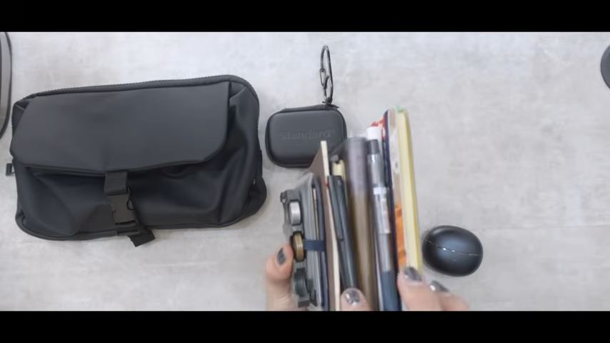 本やペン、ノートを収納