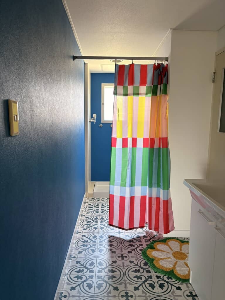 IKEAのカーテンをプラス!