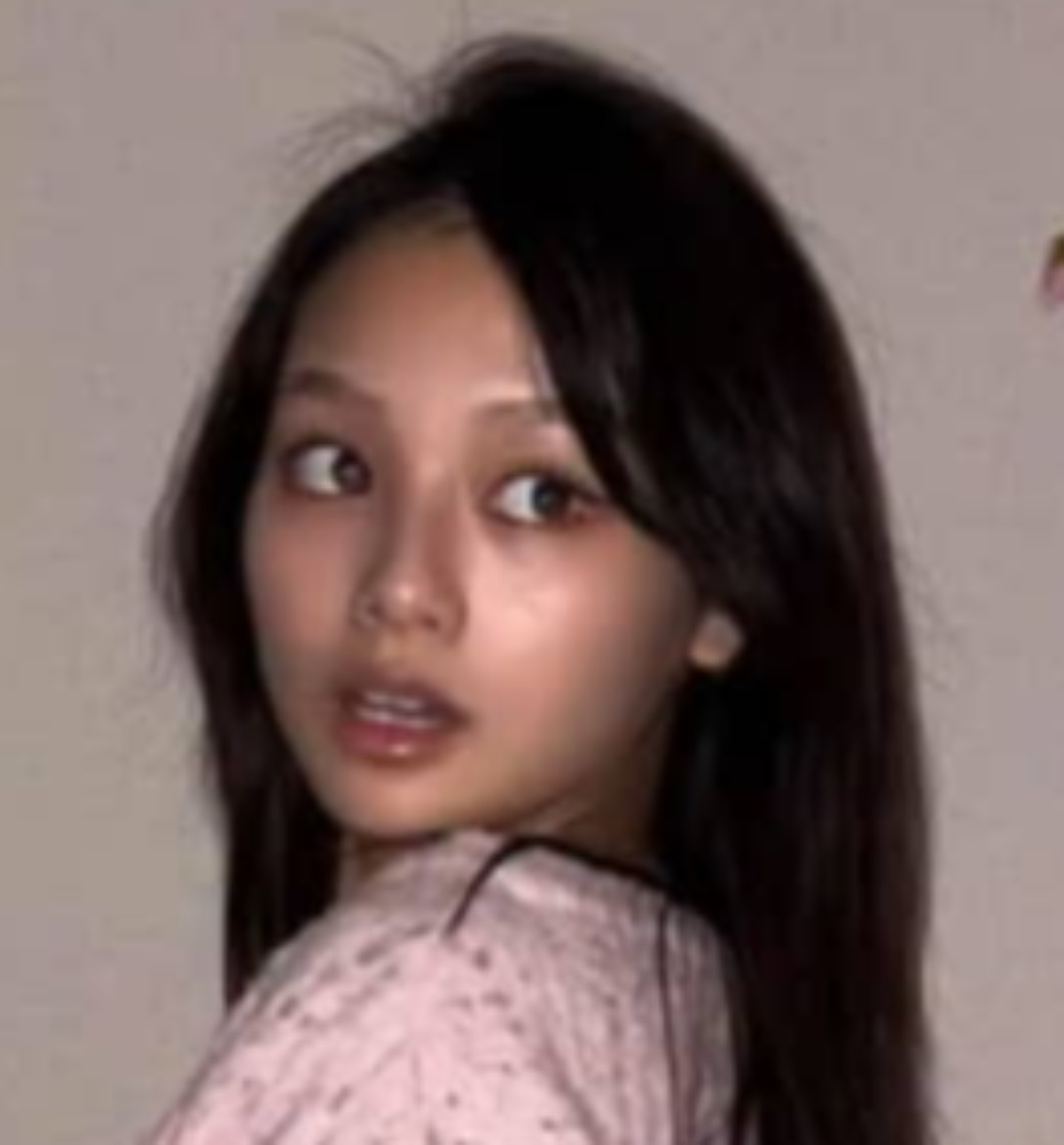 ←SNSで見せる私 現実の私→ モデルママのありえないギャップに「リアル好き笑」「臨月なるとそうなるよね~」(1/3) | ライフスタイル ねとらぼ