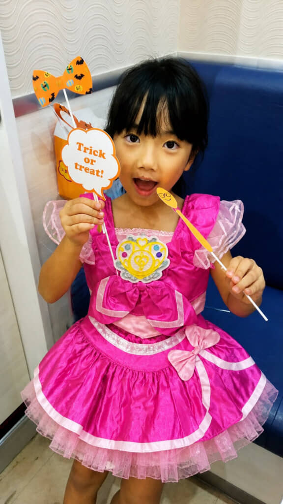 キュアメロディの仮装をしていた女の子が大人になり……