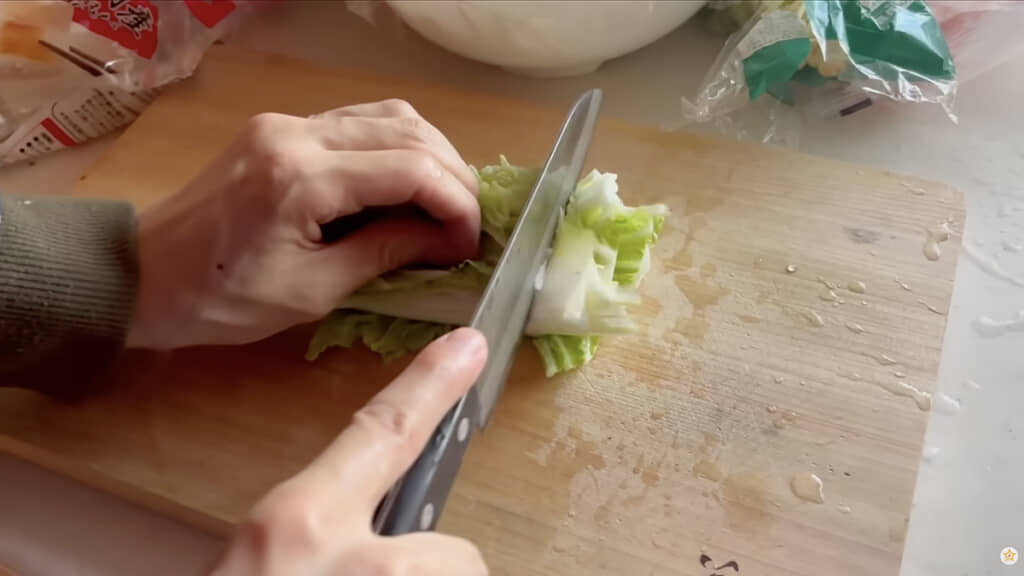 野菜を切って……