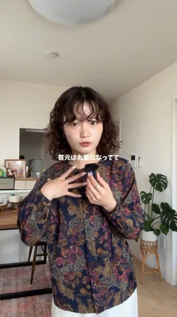 苦手なパープルが入ったブラウス