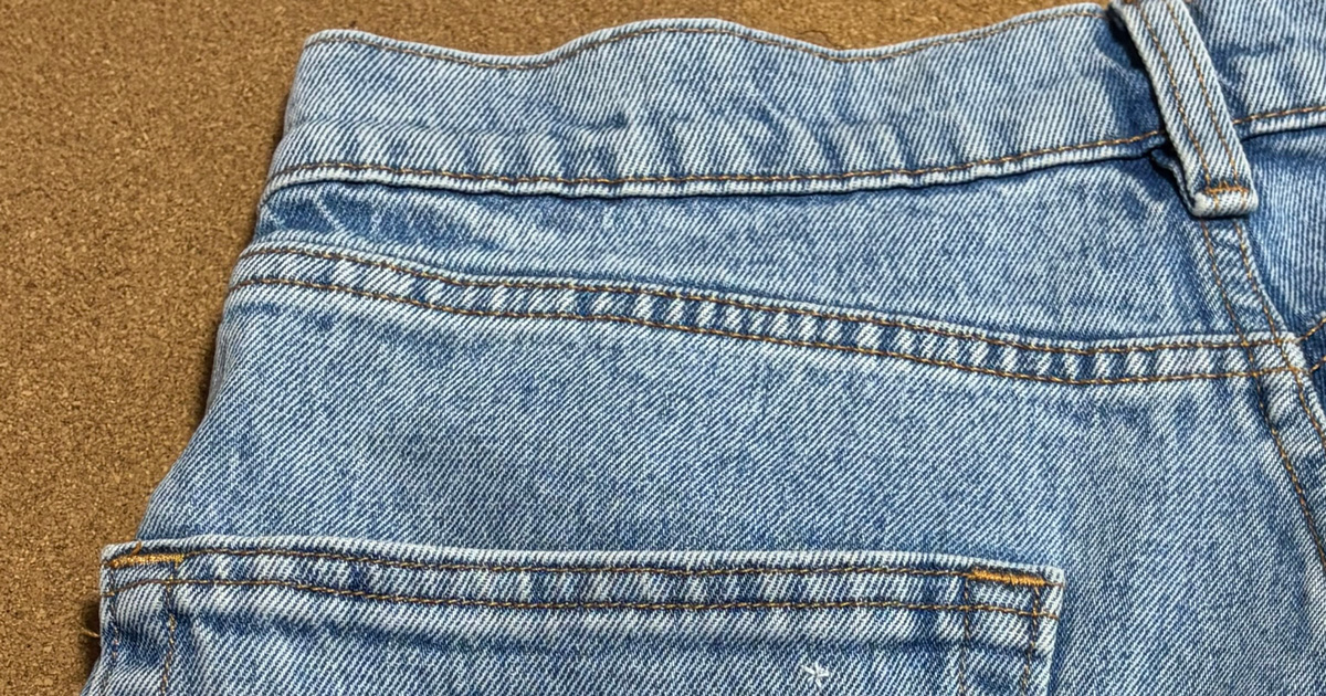 レジ並び中、マダムに「この刺しゅうって自分で？」と聞かれたジーンズ→まさかの姿に「センスいい！」「ブランドかと思いました」（1/2） | ハンドメイド ねとらぼ