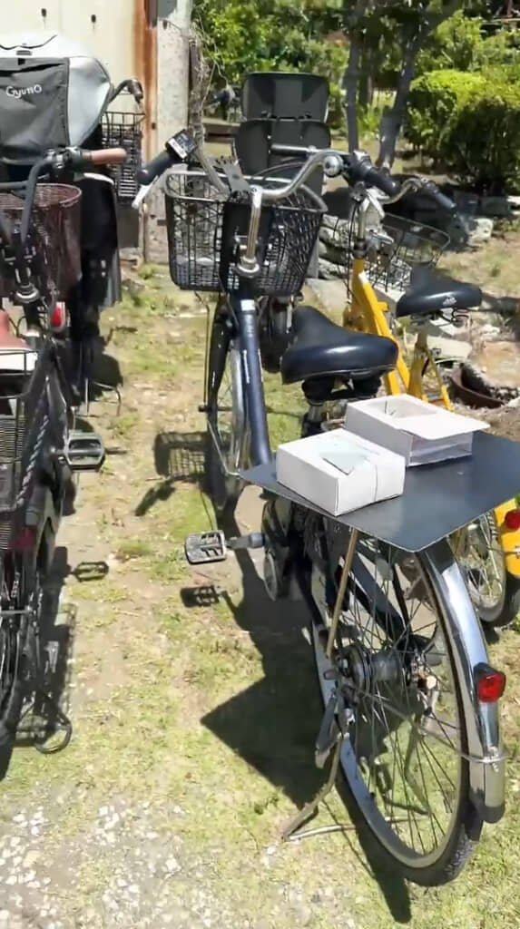 自転車で出かけると思わせて……