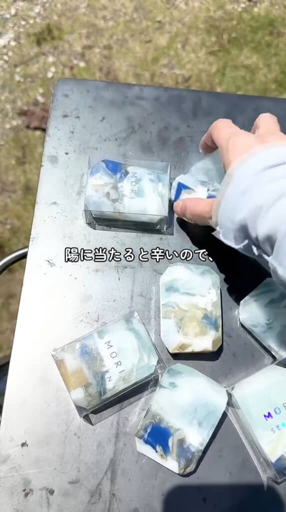 たしかに強い日差しの下での撮影はつらい