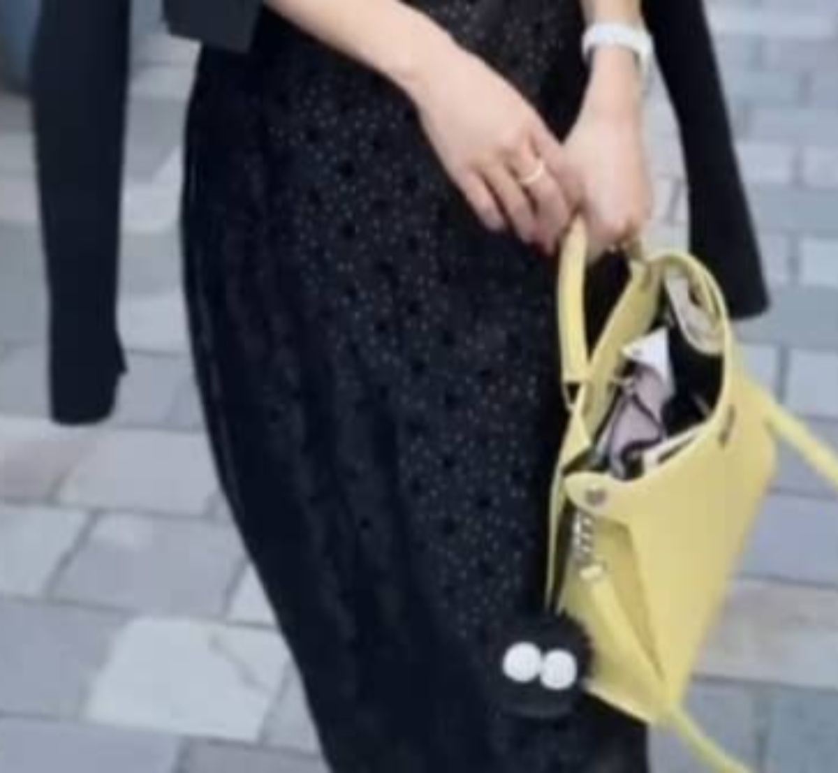 51歳女性、ユニクロアイテム組んだセンス爆発コーデに反響「綺麗な50代ってとっても素敵」(1/3) | ライフスタイル ねとらぼ