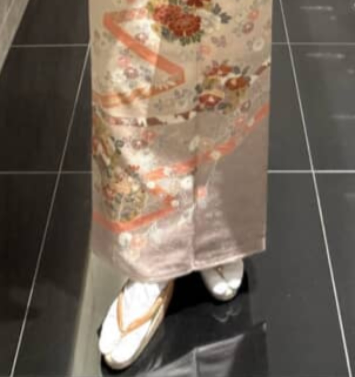 弟の結婚式で母の着物を着ると…… 感動的な光景に反響「何と上品」「お母様も大喜びですね」(1/3) | ライフスタイル ねとらぼ