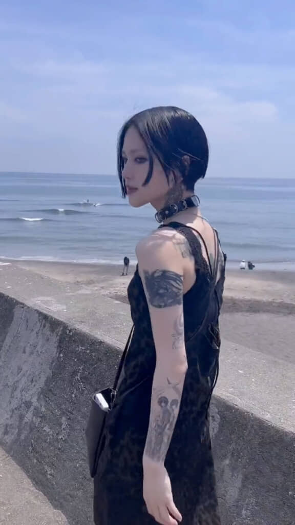 振り向くと……
