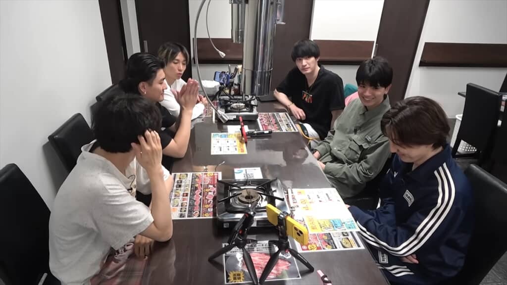 アリーナツアー北海道公演後にジンギスカン屋で打ち上げする「SixTONES」