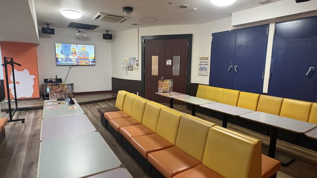 いったい何人用の部屋なんだ……