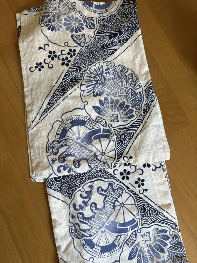 一目惚れした雪輪取りの浴衣