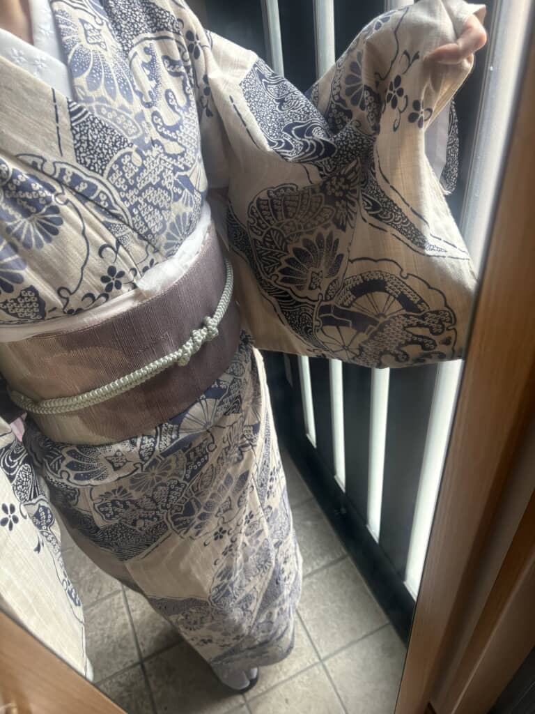 上品で涼しげなコーディネート