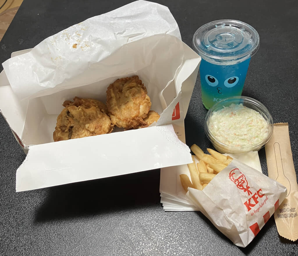 1人寂しくつつくささやかな夕飯（ぼうよみ）