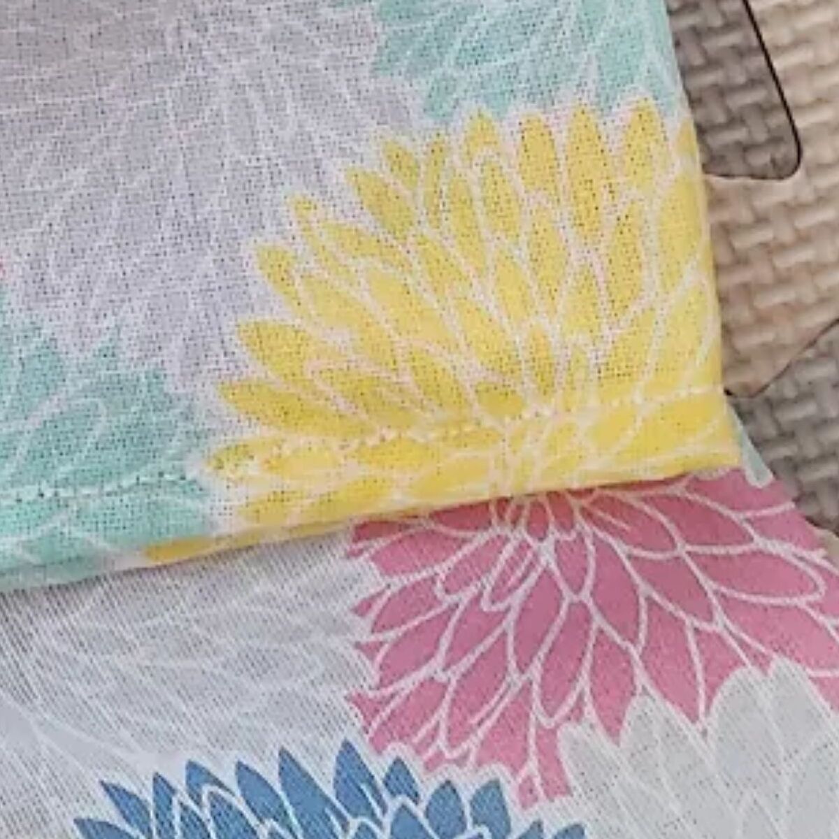 セリアの手ぬぐい4枚を縫い合わせるだけで……　夏に大活躍の完成品に「これが440円!?」「え、私もやりたいです」 | ライフスタイル ねとらぼ