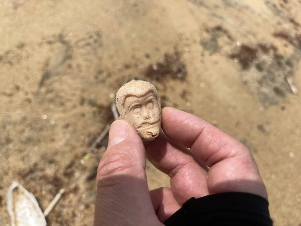 つまみ上げたルパン三世の頭部