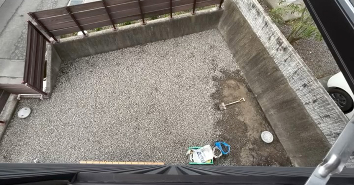 殺風景な砂利の庭→構想3年かけて……まさかの現在が42万再生「すごーーーい！！！」「憧れます、涙出てきた」（1/3） | 動物 ねとらぼ